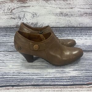 Born Calixta Brown Leather Button Ankle Booties, Women’s Size 9